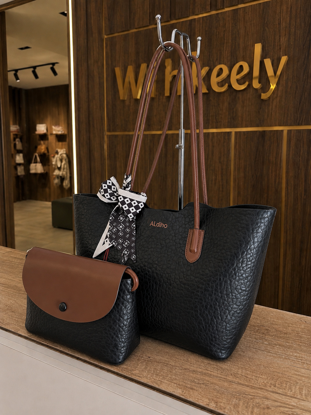Aldino Shoulder Bag With small Claret