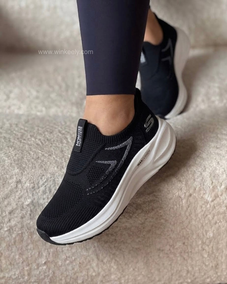 Skechers Max Cushion Casual Sneakers