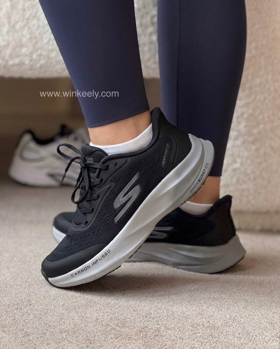 Skechers Aero Burst Sneakes