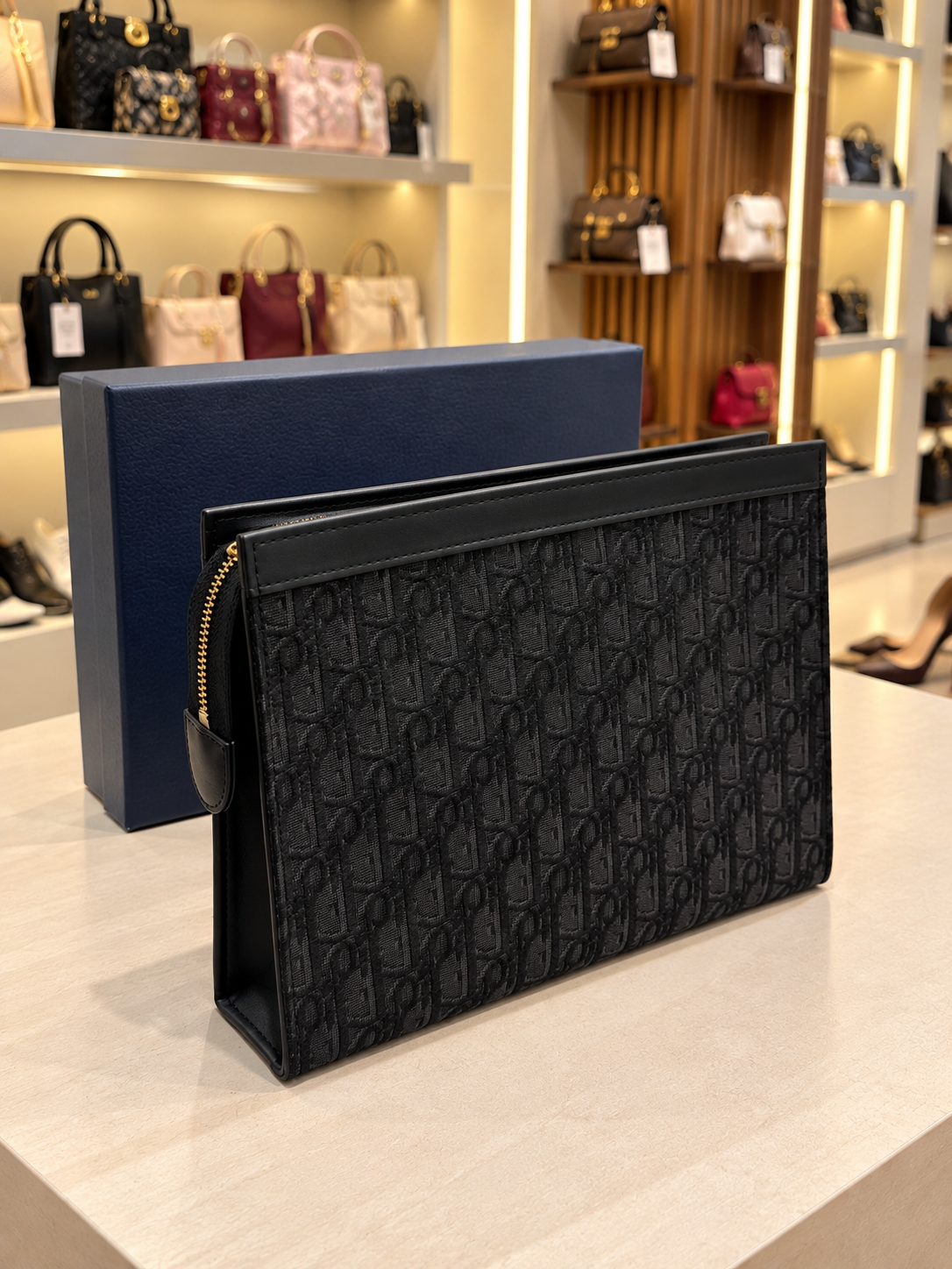 Gucci Interlocking G Medium Clutch Bag