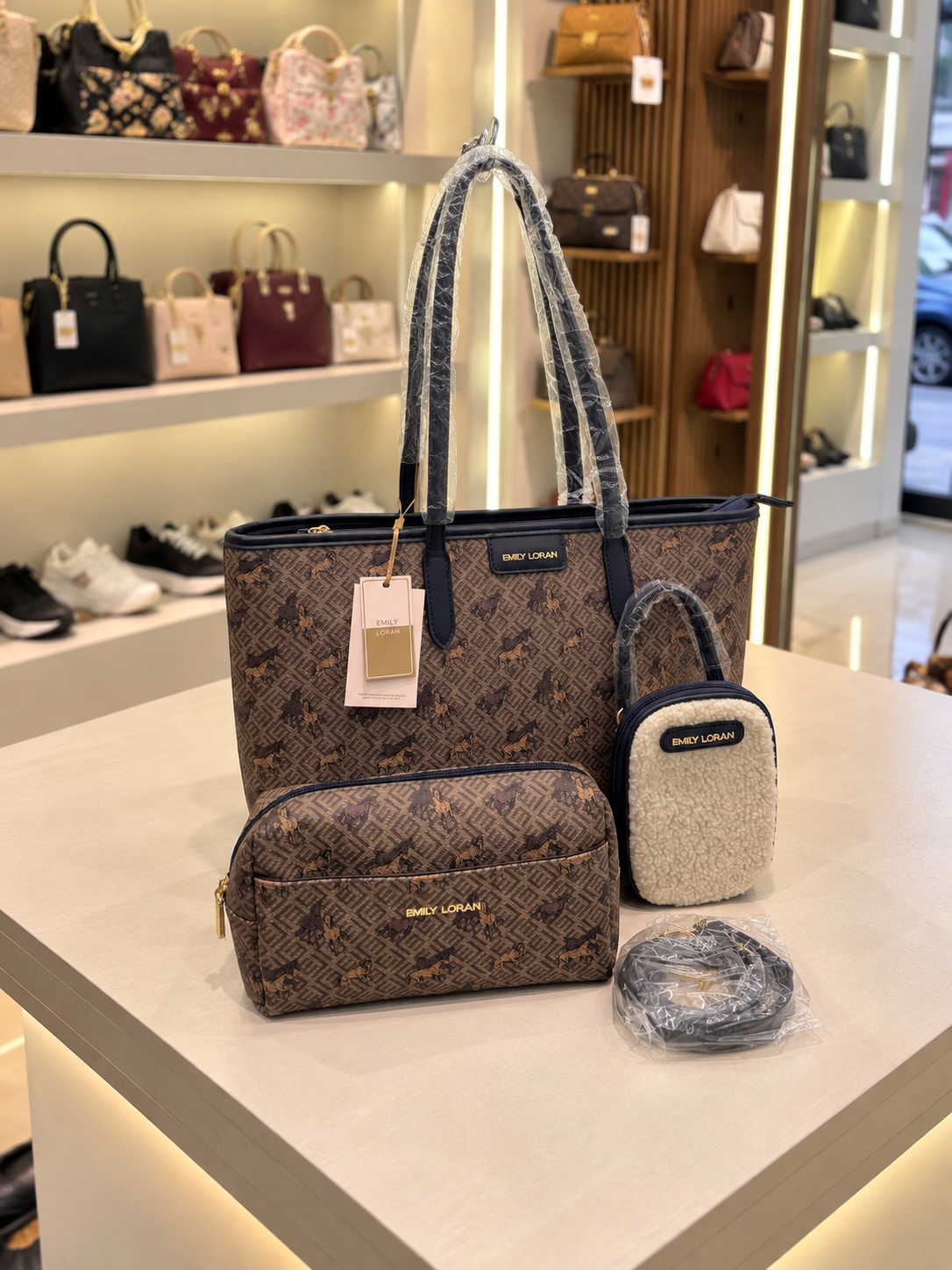 Emily Loran Pegasus Print 3-Piece Tote Bag Set