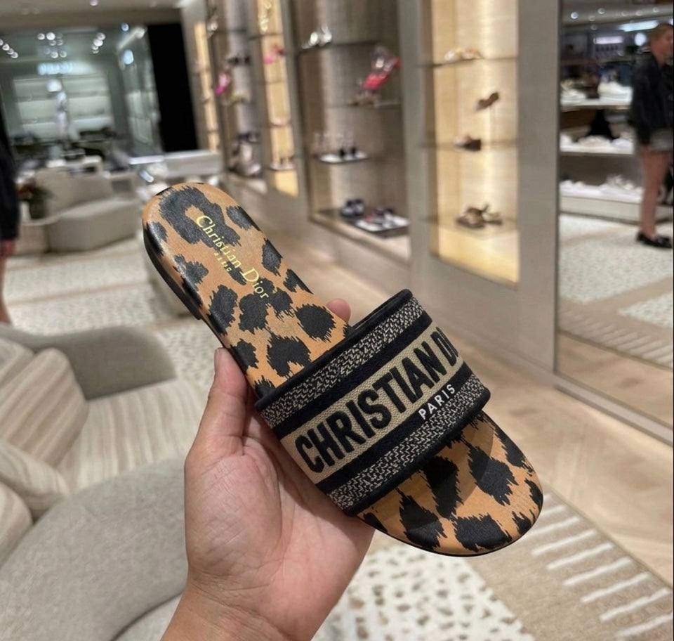 C & D Slipper