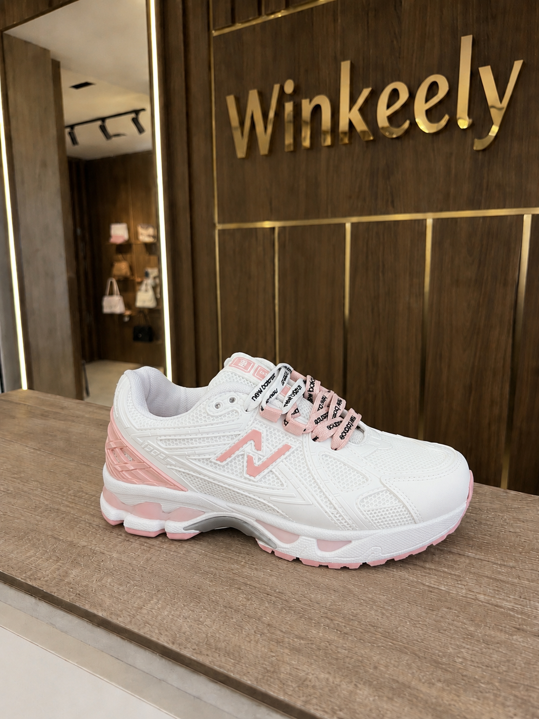 New Balance 1906R