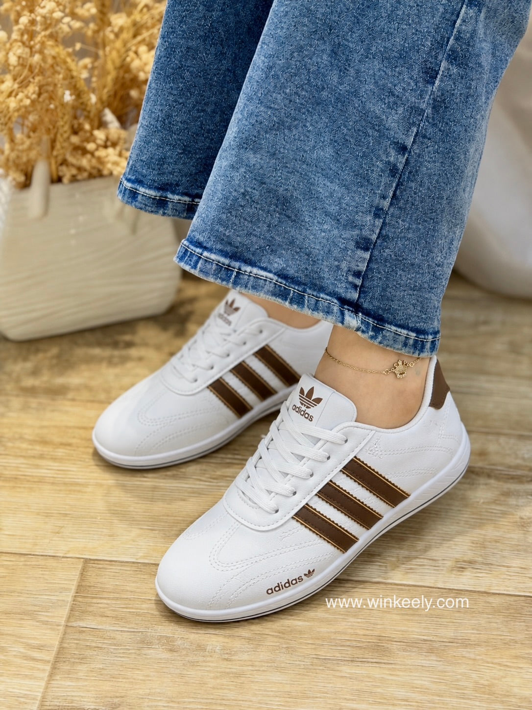Women's Low-Top Sneakers