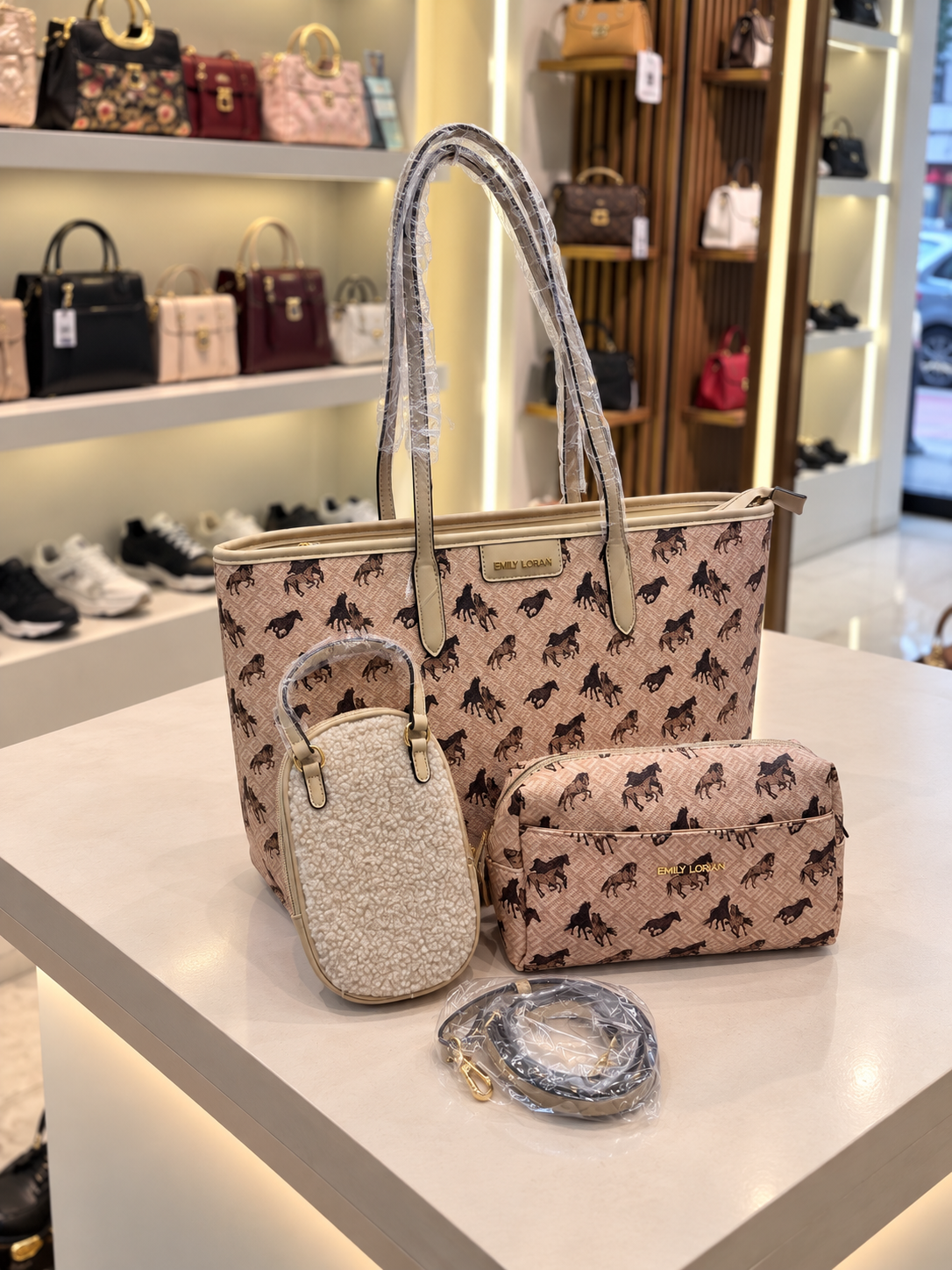 Emily Loran Pegasus Print 3-Piece Tote Bag Set