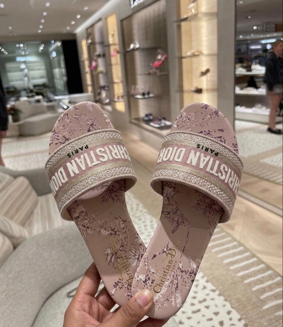 C & D Slipper