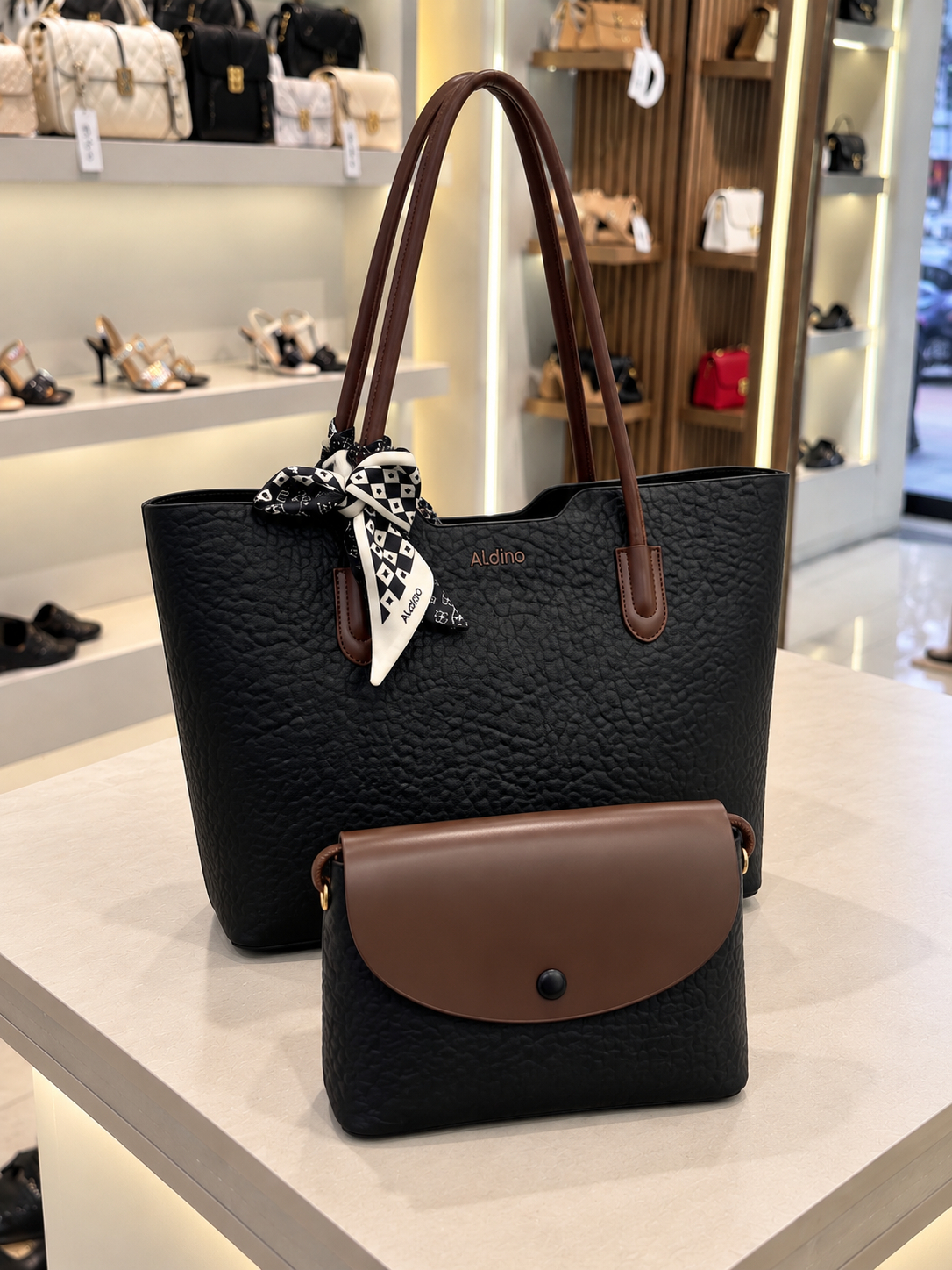 Aldino Shoulder Bag With small Claret