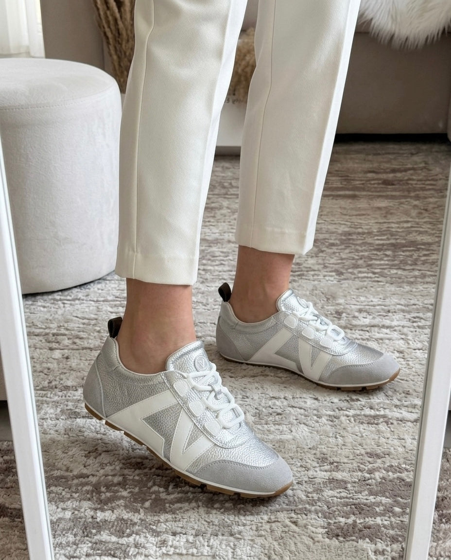 LV Classic Walk