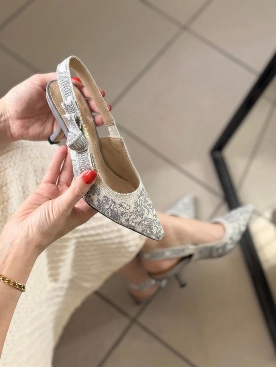 Linen Heels D8