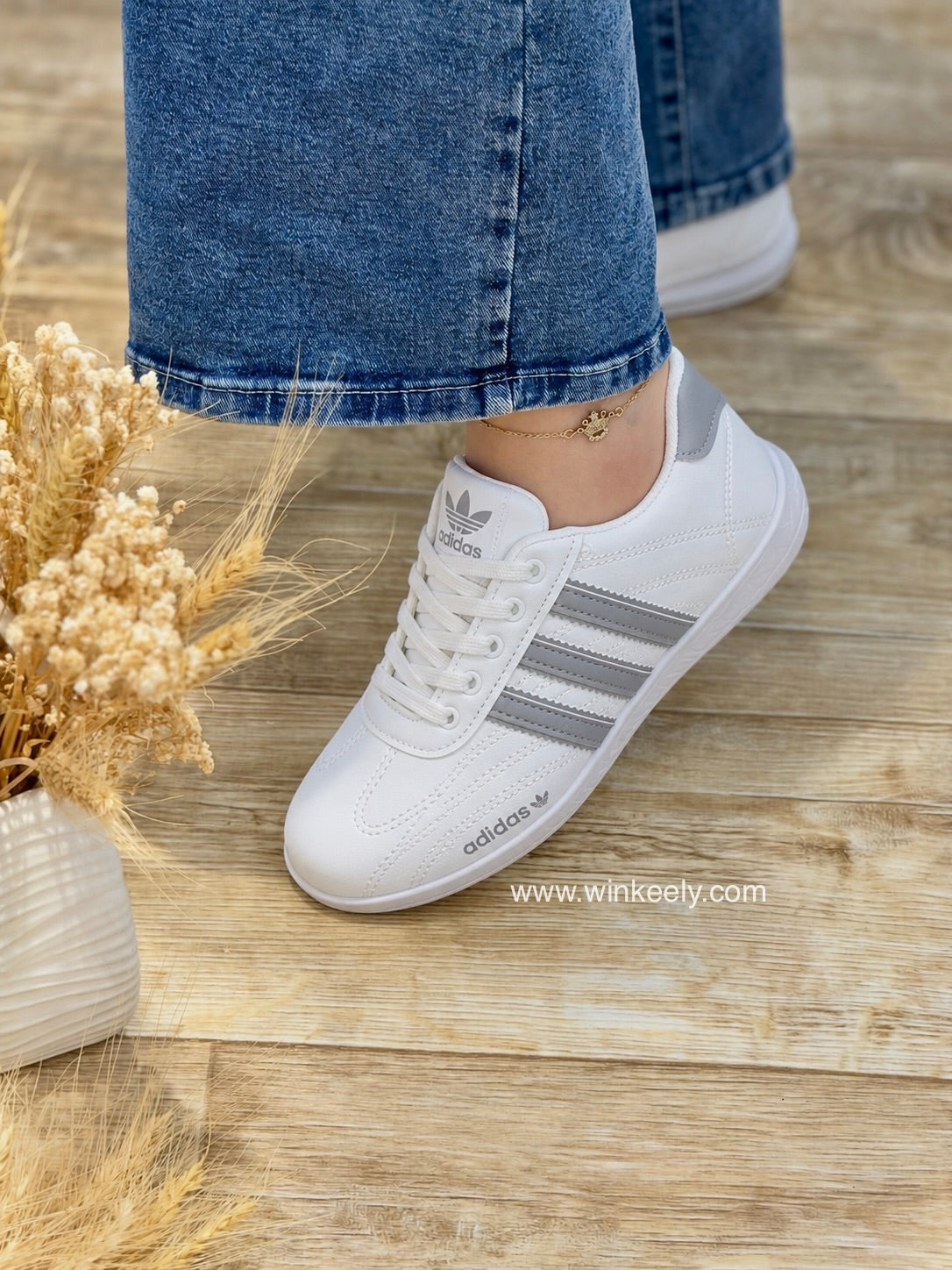 Women's Low-Top Sneakers