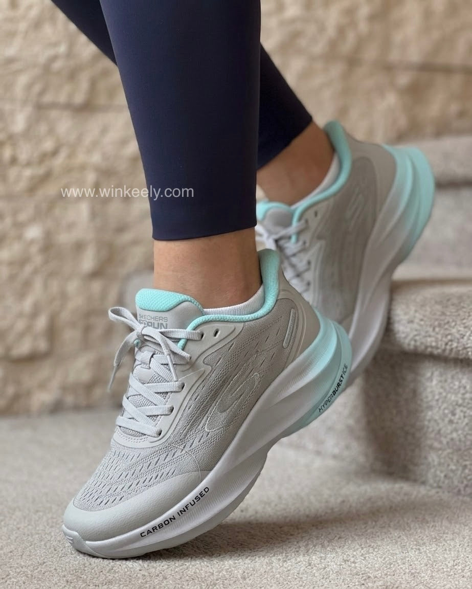 Skechers Aero Burst Sneakes
