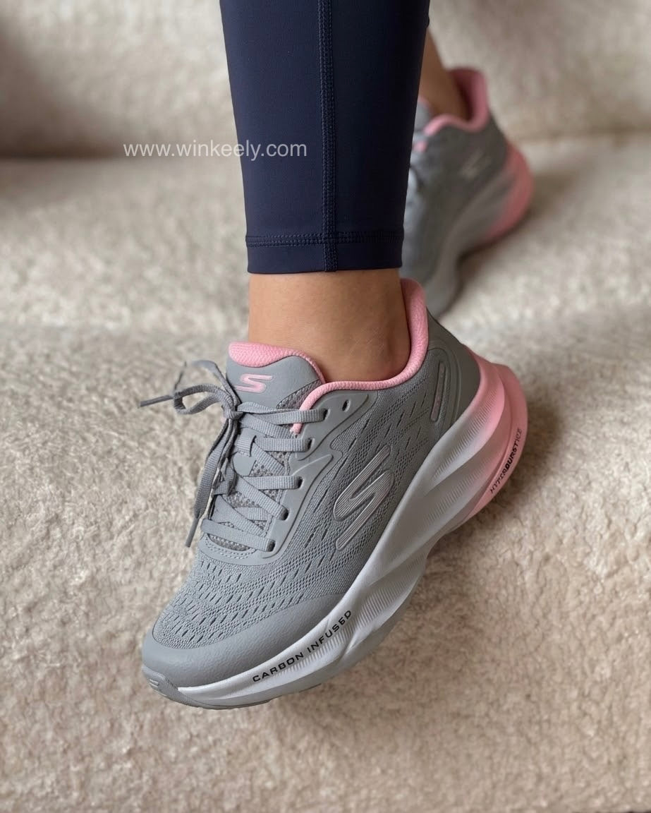 Skechers Aero Burst Sneakes