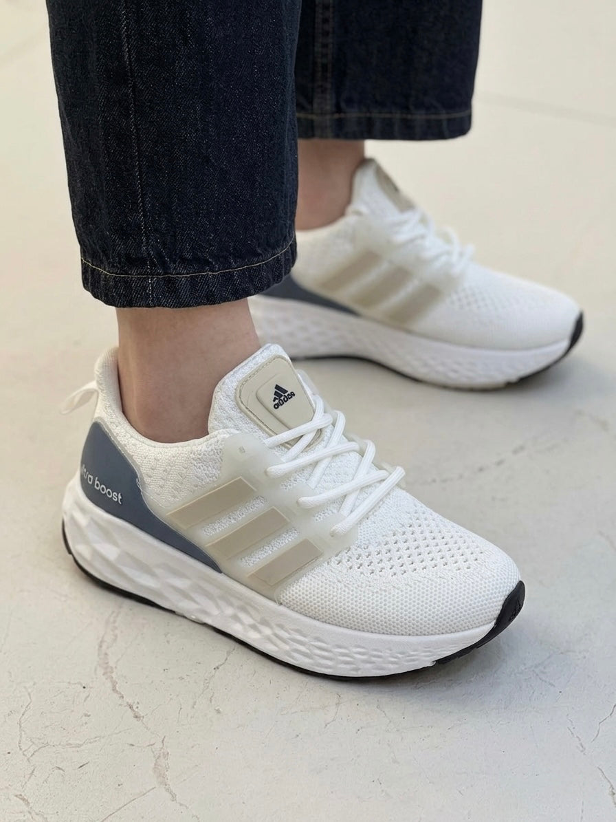 Ultraboost running shoes M8002