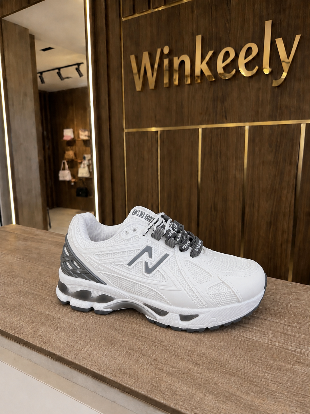 New Balance 1906R