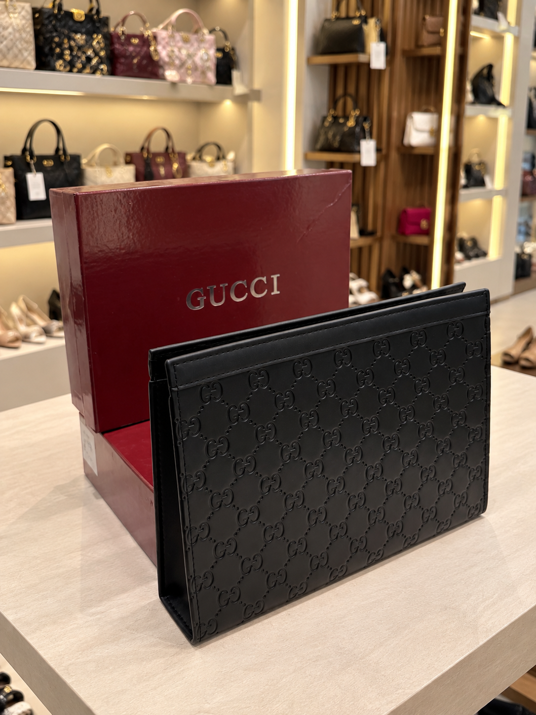 Gucci Interlocking G Medium Clutch Bag